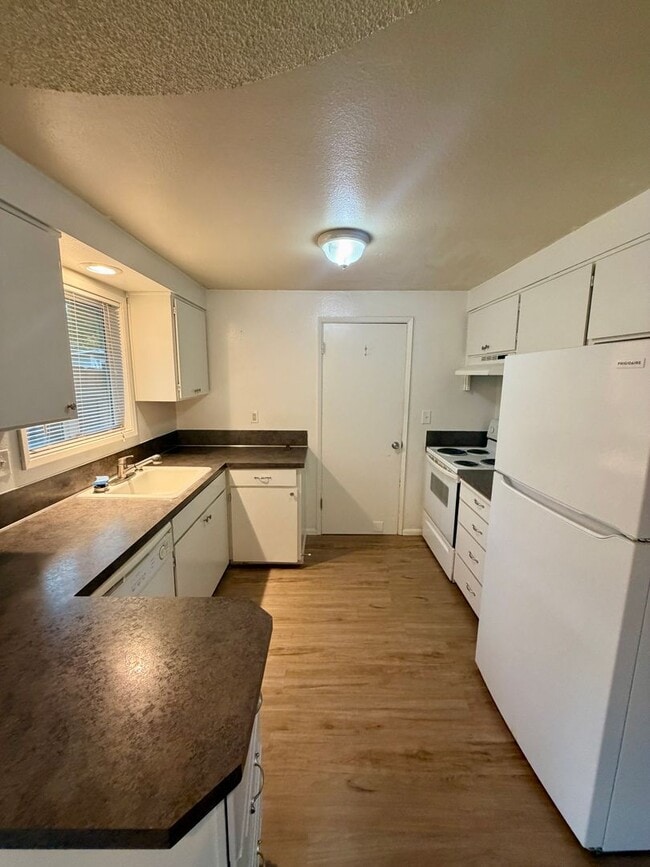 Photo - 510 SE 110th Ave