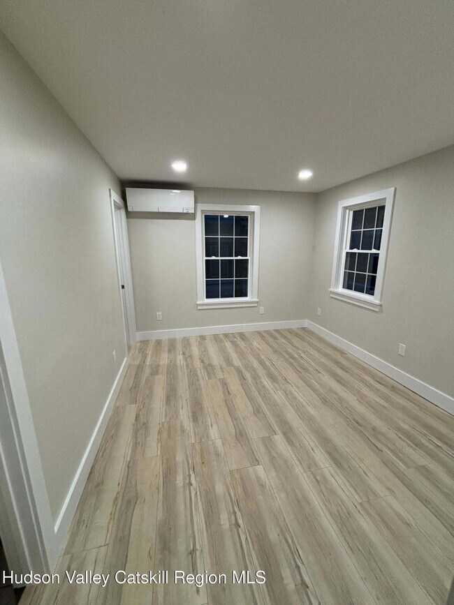 Photo - 13 Saugerties Manor Rd