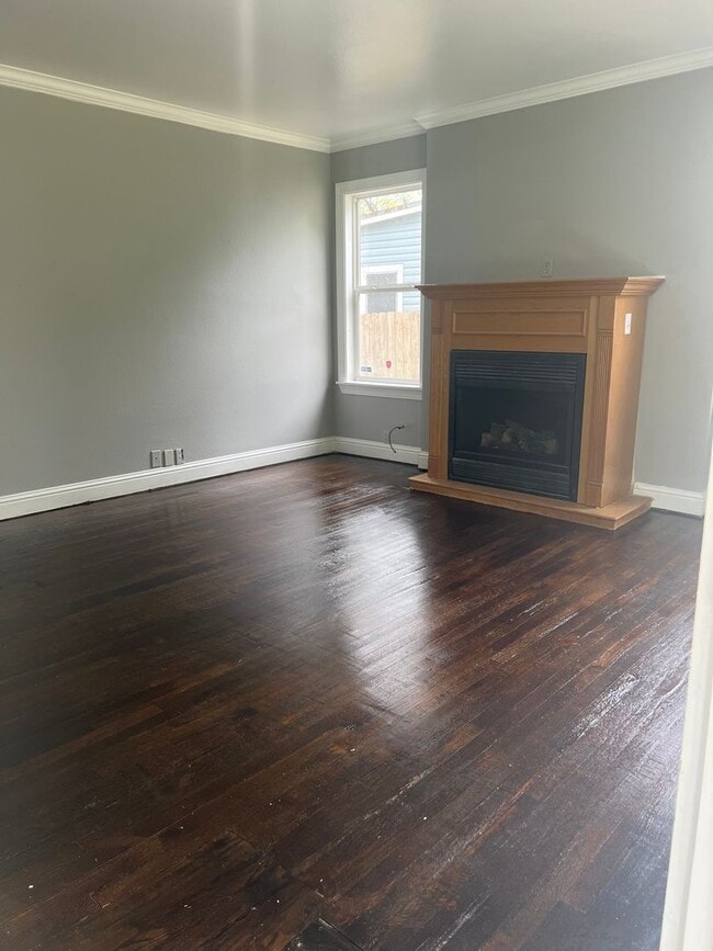 Photo - 231 E Wyandotte St