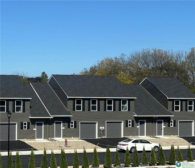 Building Photo - 665 Sipos Dr