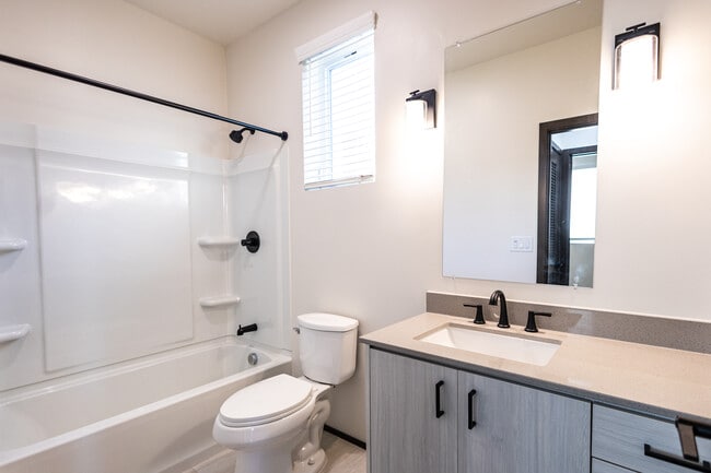 Photo - 9700 Railroad St