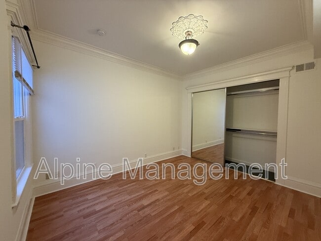 Photo - 115-117-117 Sanchez St