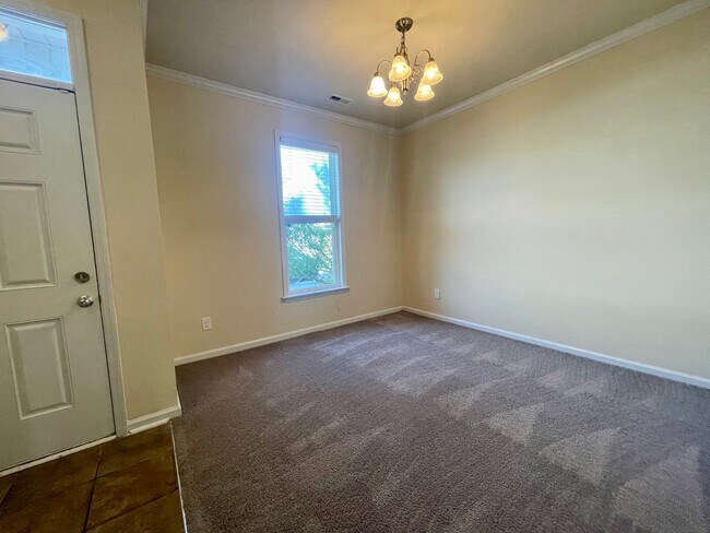 Dining Room - 402 Glenhaven Ln