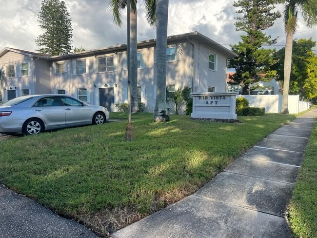 Building Photo - 8325 7th Way N Unit 09