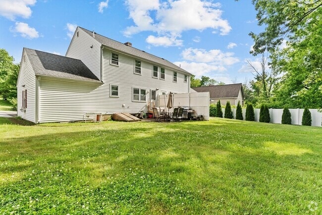 Building Photo - 81 Cotuit St Unit 2 Rental