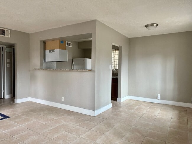 Photo - Cozy 2-Bed Upstairs Rental – Well-Maintained & Move-In Ready!