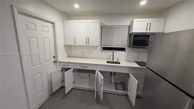 Photo - 1212 E River Dr Unit 2