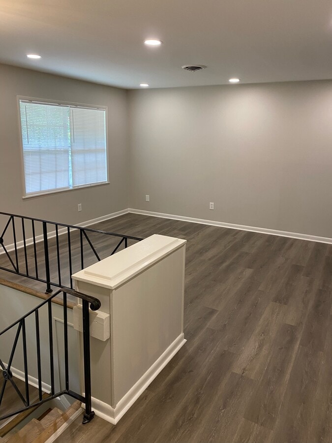 Photo - 2467 Carolyn Dr