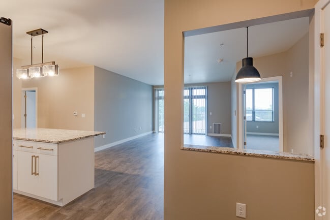 3BR, 2BA - D1