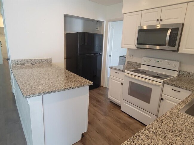 Photo - 6290 Coniston Terrace