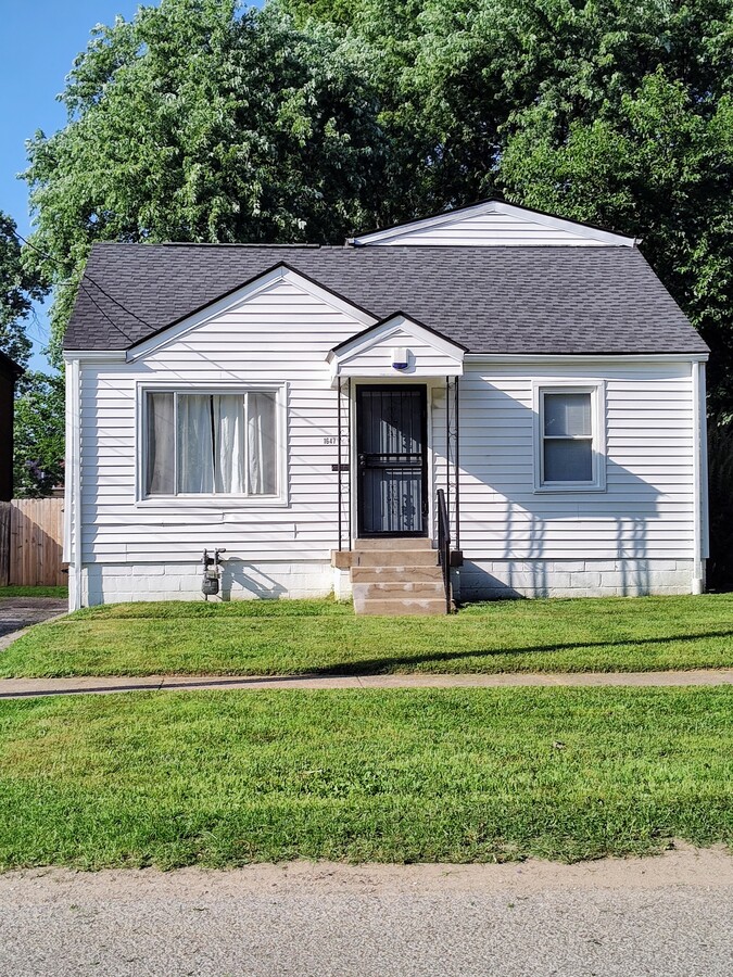 Front of Home - 1647 Phyllis Ave Casa
