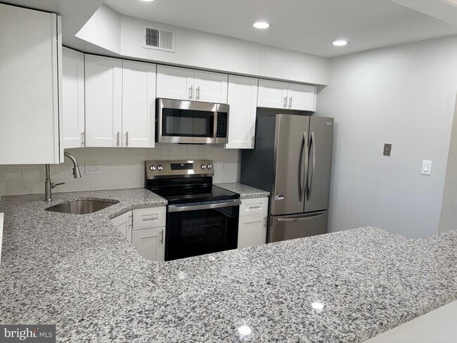 Photo - 1905 Bennett Pl