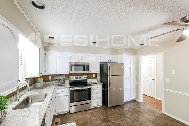 Photo - 1028 Independence Ct