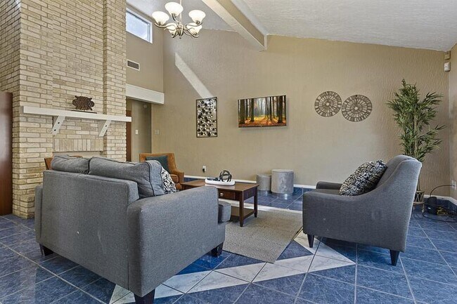 Photo - 1911 S Ellison Dr