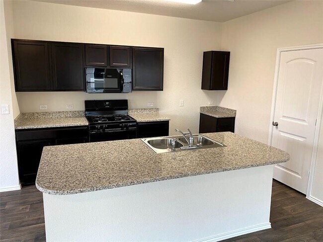 Photo - 15021 Custis Ln