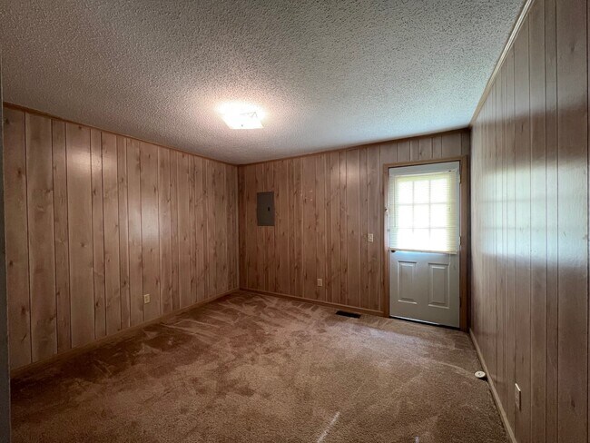 Photo - 4073 Sharon Hwy