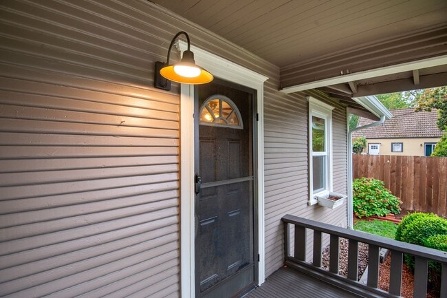 Photo - Newly-Remodeled 2 Bed, 1 Bath House