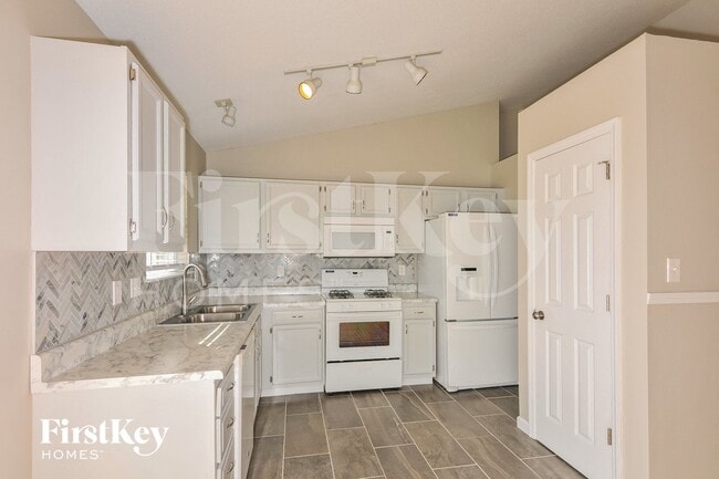 Photo - 2487 Waterfront Dr