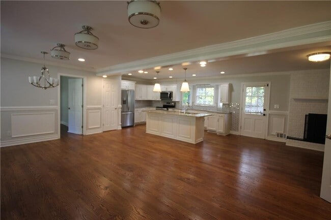 Photo - 3212 Topaz Ln SW