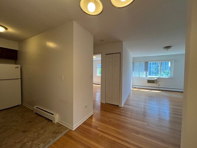 Photo - 736 W Buena Ave Unit 202