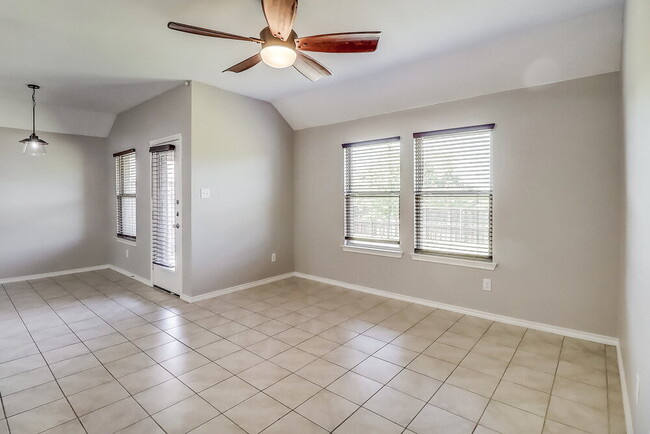 Photo - 2520 Caden Ct
