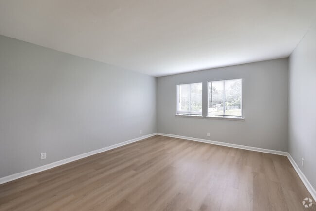 2BR, 1BA - 840SF - Living Room