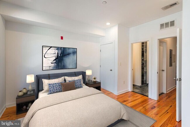 Photo - 1642 N Marshall St Unit 2