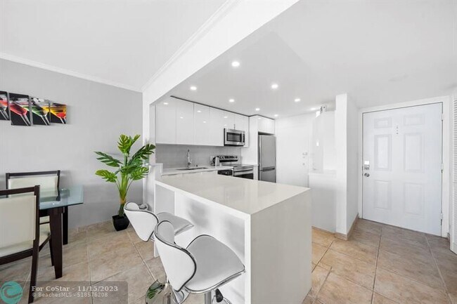 Photo - 1301 NE Miami Gardens Dr Unidad 922W