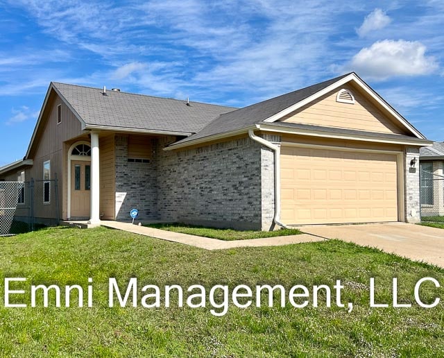 Photo - 2207 Garrett Dr