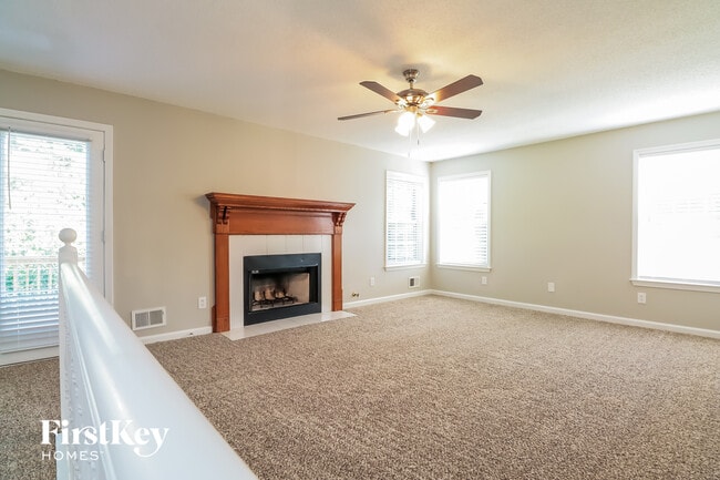 Photo - 168 Crossing Dr