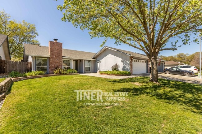 Photo - 8052 Phoebe Way