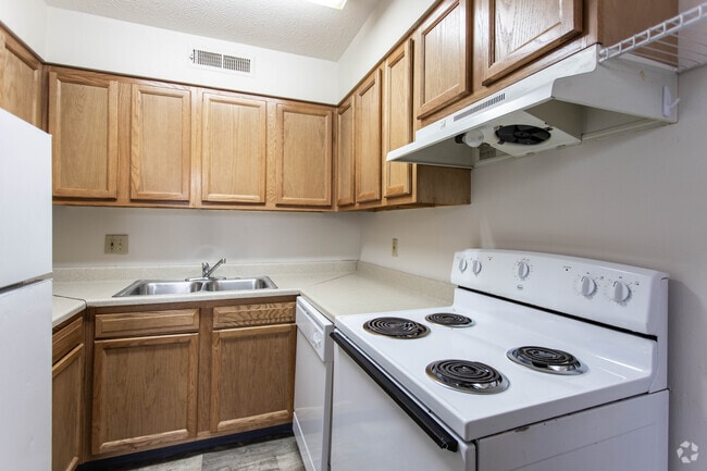 3BR, 1.5BA - 1,050 SF