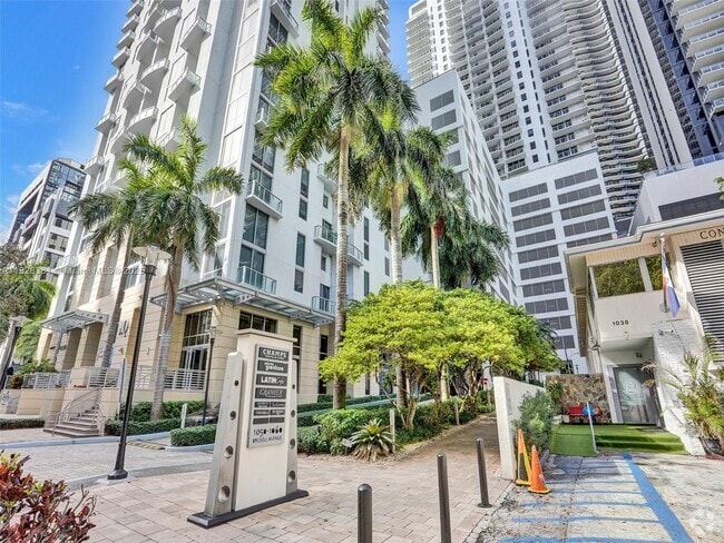 Building Photo - 1050 Brickell Ave Unit 2820 Rental