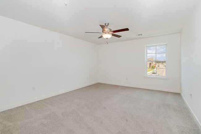 Photo - 1708 Fairmont Dr Unit 210