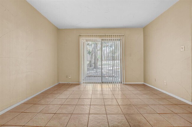 Photo - 3018 S 1st St Unidad 110