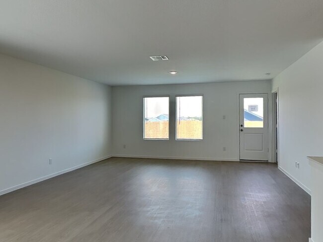Photo - 3707 Longleaf Dr