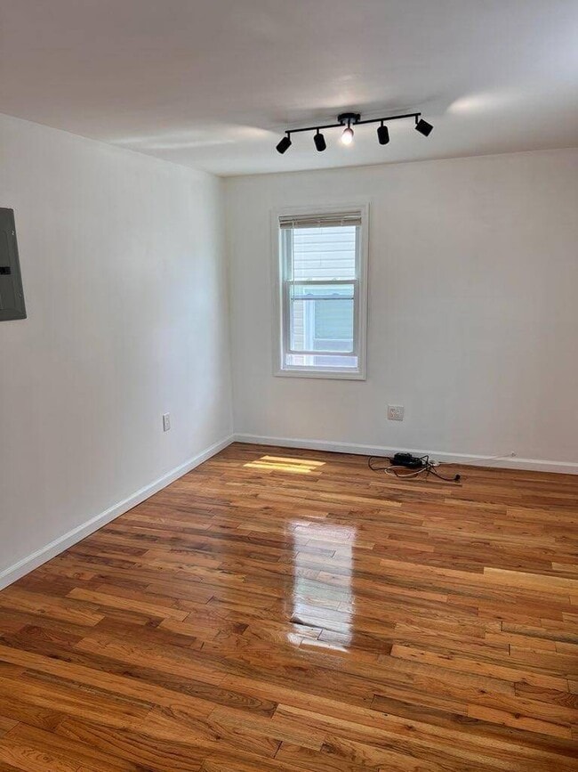 Photo - 240-20 Caney Rd