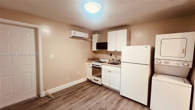 Photo - 32 NE 169th St Unit 2