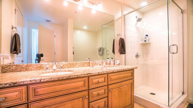 6803 E Main St Unidad 3304