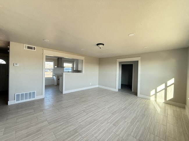 Photo - 3504 Thomas Ave