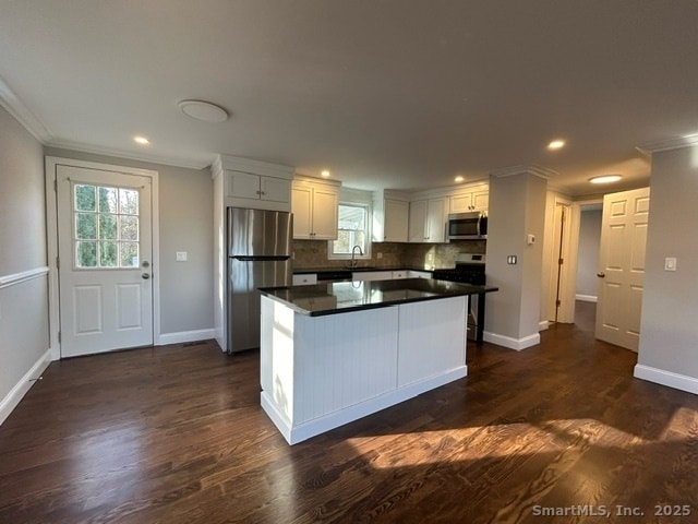 Photo - 755 Old Town Rd