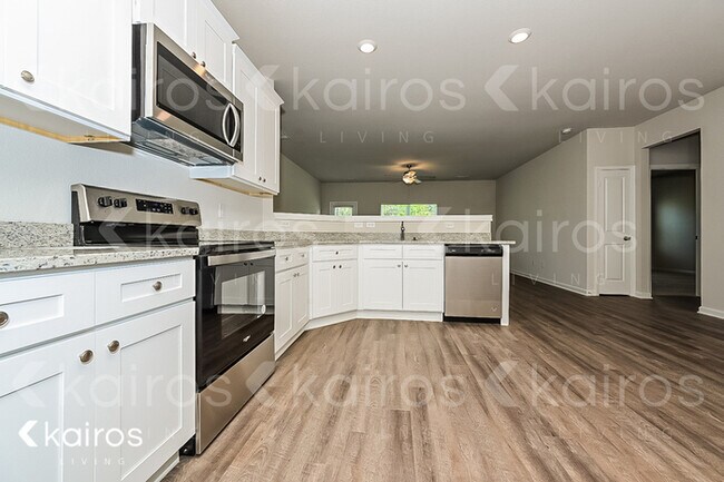 Photo - 7000 Pinehurst Way N