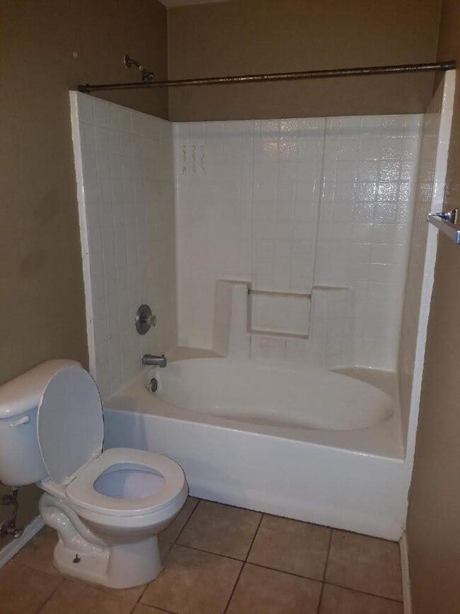 Photo - 916 W Carter Rd