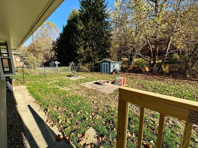 Photo - 208 Bridge St