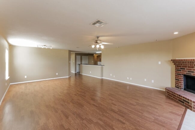 Photo - 762 Mission Ln