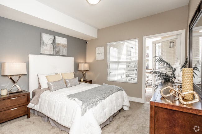 2BR, 2BA - 1108 SF