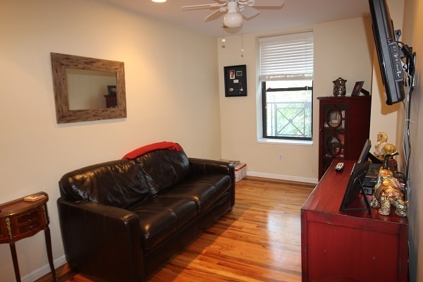 Building Photo - 333 Monroe St Unit 3