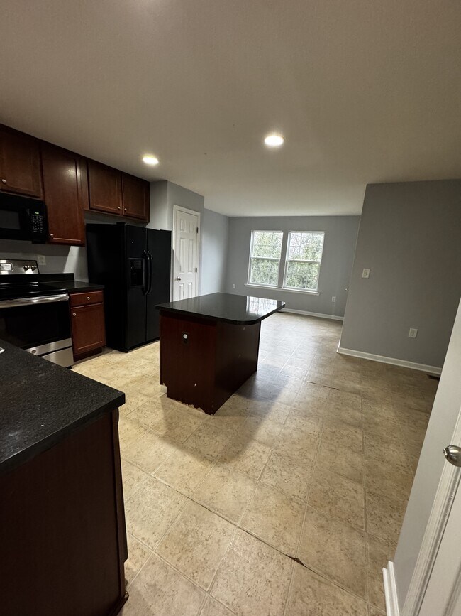 Photo - 113 Carnegie Links Dr