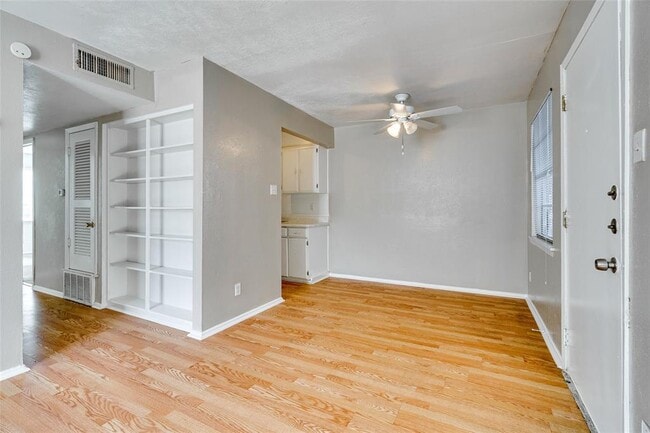 Photo - 307 E 31st St Unit 205