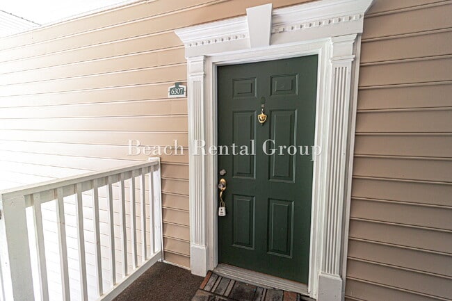 Photo - Open and Inviting End Unit